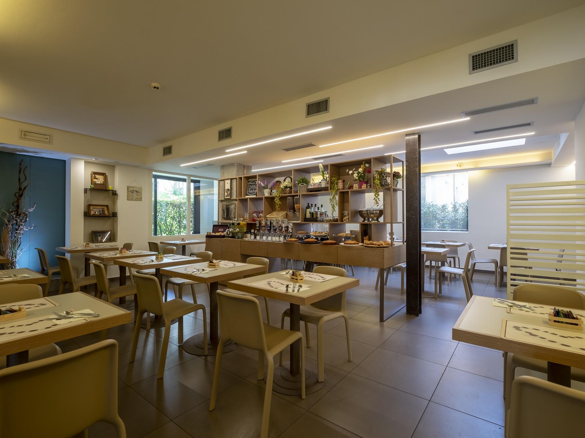 Hotel Villa Lalla Rimini Exterior photo